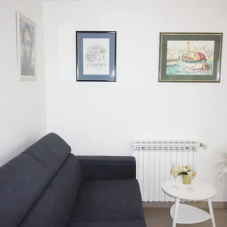Apartman Aurora *